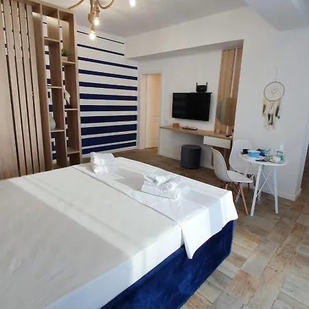 Lakeside Building Stefan Daire *