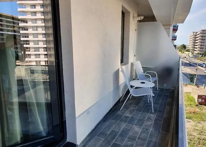 Lakeside Building Stefan Apartment